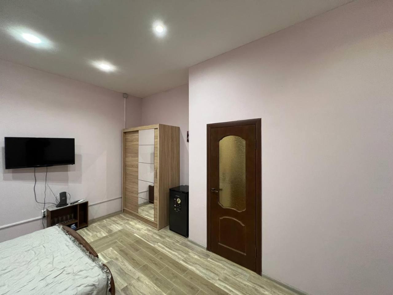 Seven Stars Motel Sumy Bagian luar foto