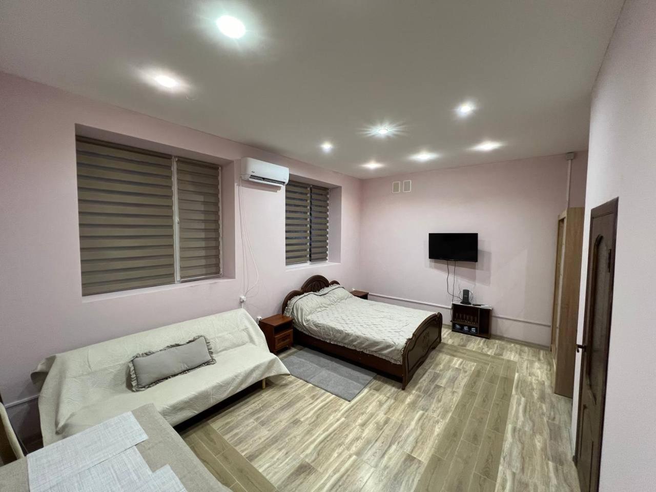 Seven Stars Motel Sumy Bagian luar foto